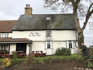 country pub in Cambridge and Little Wilbraham. The Hole in The Wall restaurant and gastro pub.